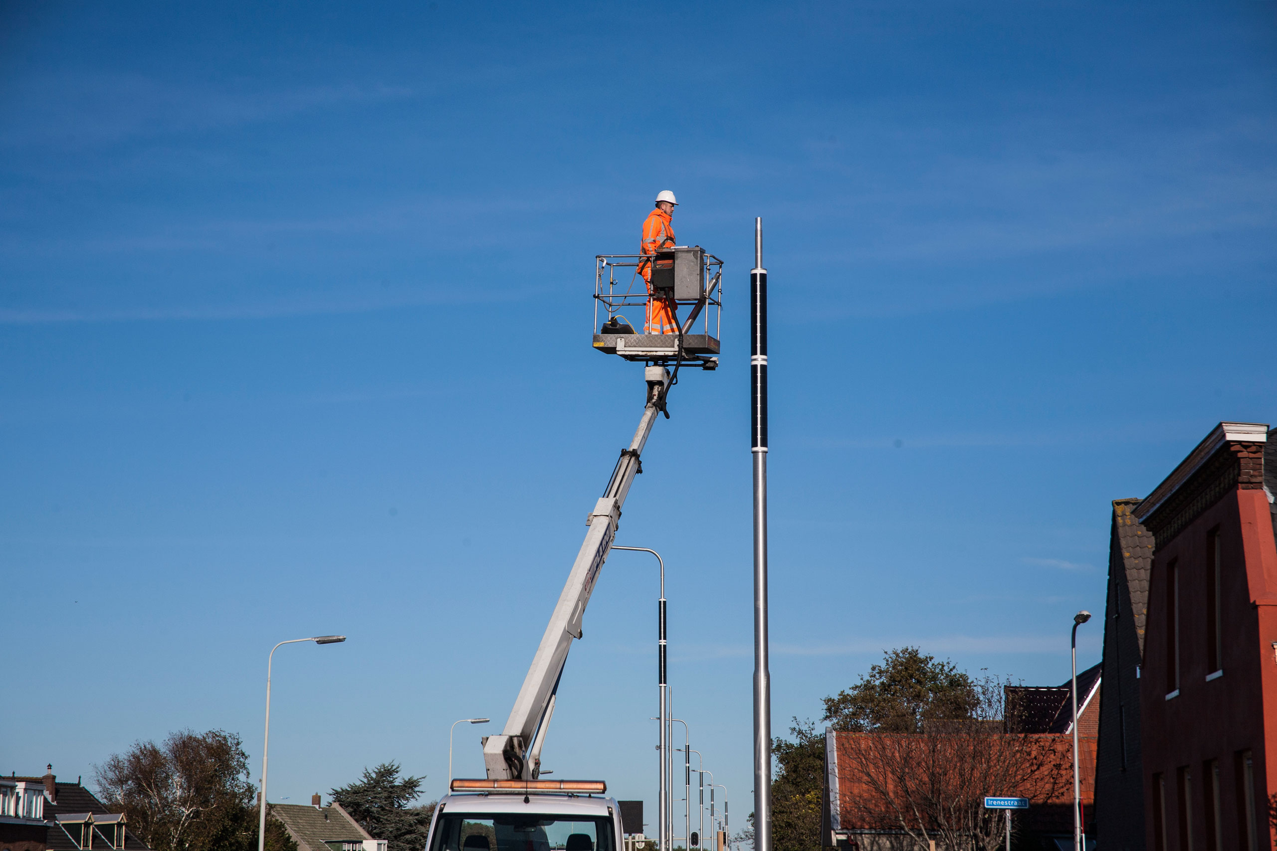 Solar light post installation N211 Solar light post installation N211