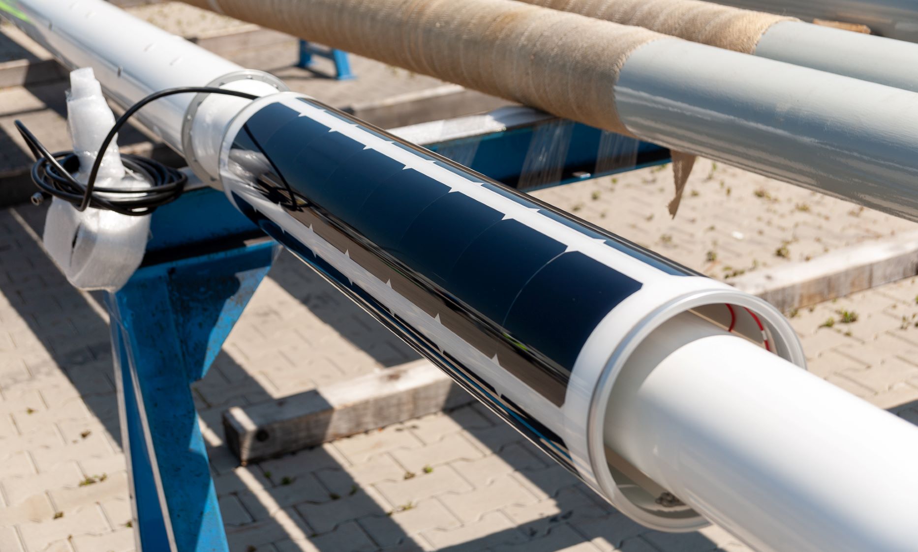 Soluxio solar glass panel on pole at fat