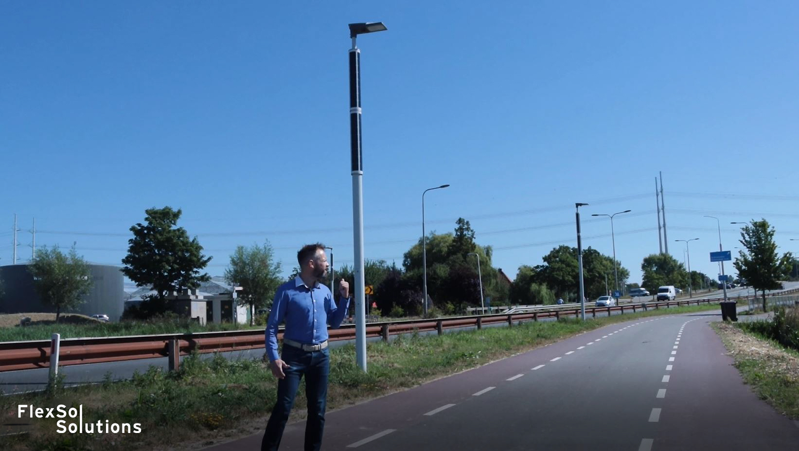 Video Soluxio solar poles near Delft